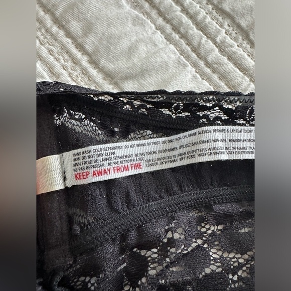 Free People Intimately Scallop Lace Bandeau in Black Size XS - Picture 10 of 14